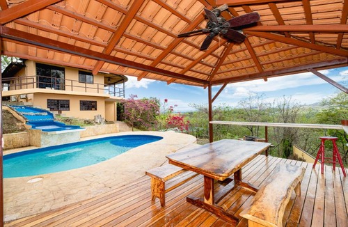 Tamarindo House | Mar Azul Zen Triplex Relaxing Zen Mountain Retreat, Pool and Yoga Platform