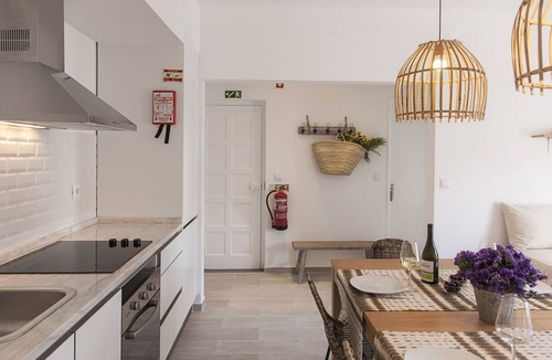 Consolacao Apartment | Mare Cheia (High Tide) Beach and Surf Apartments