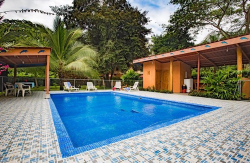 Cocles House | Margarita- Family House with Pool & AC near Cocles Beach