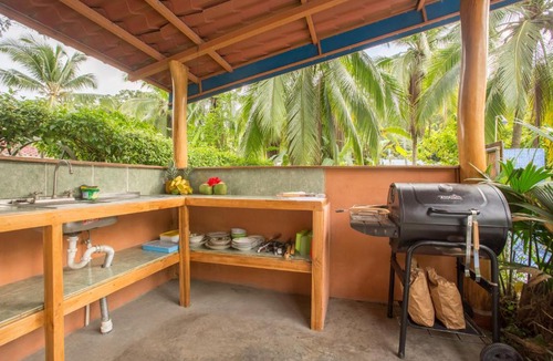Cocles House | Margarita- Family House with Pool & AC near Cocles Beach