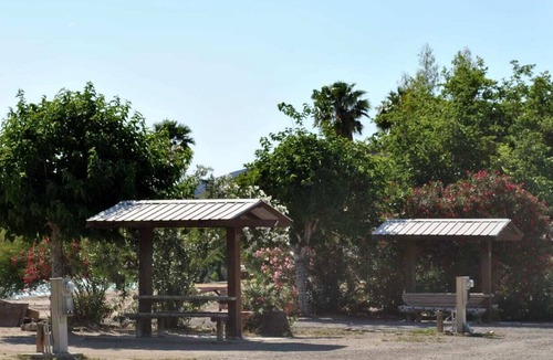 Parker Dam House | Margaritaville at River Lodge! Right on the river!