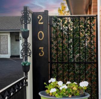 Rockville House | Marigold House