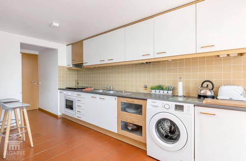 Telheiro Apartment | Marina De Lagos - 2 Bedroom Apartment, Air Con, Wifi, Free Pool Access -Sleeps 4