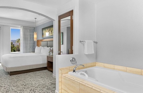 Palm Desert Resort | Marriott's Desert Springs Villas II One Bedroom Condo in Coachella Valley Region