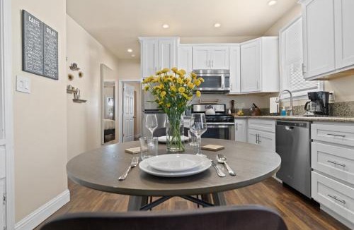 Midtown Sacramento Apartment | Marvelous Midtown Stay with a Modern Twist