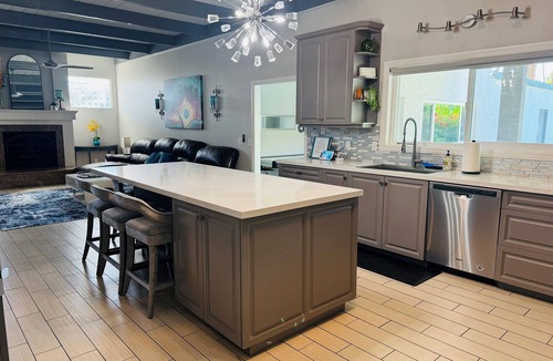 El Mirador House | Massive 5 Bedroom Estate - Walk/bike ride distance to downtown Palm Springs