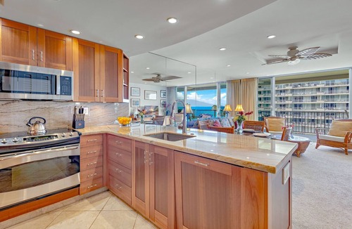 Kaanapali Condo | Maui Resort Rentals: The Whaler 707 - Luxuriously Remodeled 7th Floor 1BR/2BA w/Stunning Ocean and Mountain Views!
