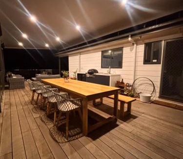 Venus Bay House | Meadow Lees - Linen, Wi-Fi, Pet Friendly