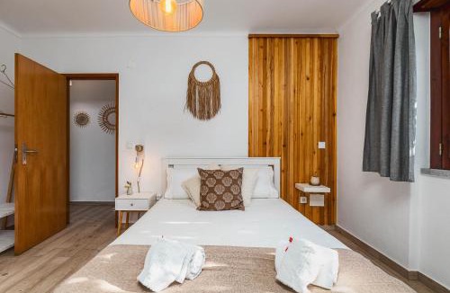 Castelo House | Meco Garden Retreat - near Sesimbra