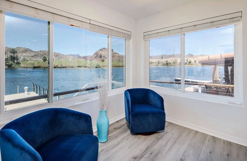 Parker Strip House | MEGA Dock House on the Strip