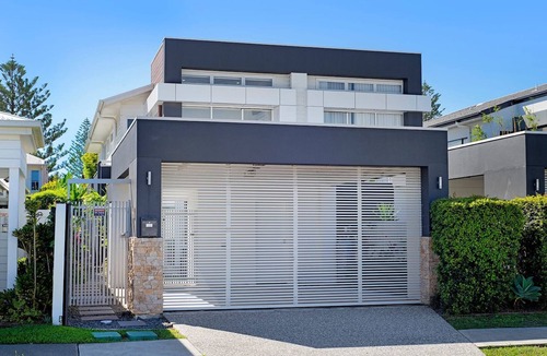 Mermaid Beach House | Mermaid Beach Break (With Car Parking)