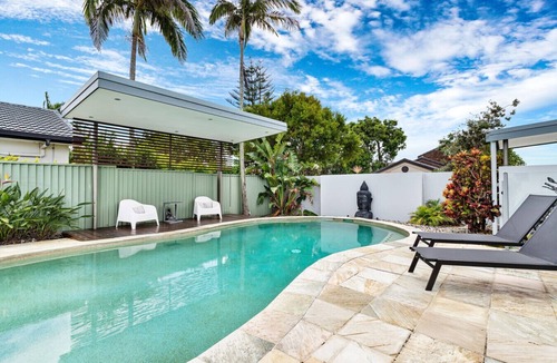 Mermaid Waters House | Mermaid Waters Waterfront Hideaway