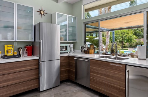 The Mesa House | Mesa Mid-Century – Chic Poolside Escape