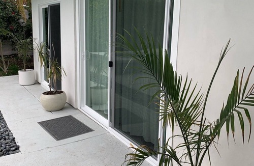 Sunrise Vista Chino House | Mid Century 4 bed 3 Bath in Heart of Palm Springs Movie Colony Close to Town!