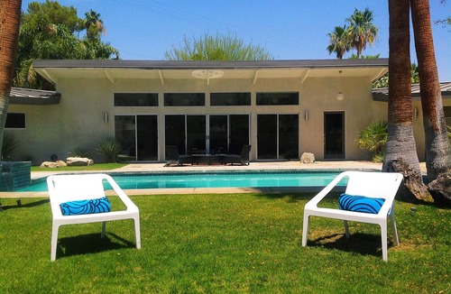 Tahquitz River Estates House | Mid Century Indoor/Outdoor Luxury Oasis