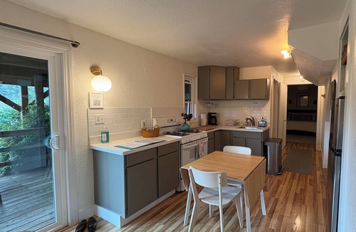 Tamalpais-Homestead Valley Apartment | Mill Valley: 15 Mins to SF, 10 Mins to Muir Woods
