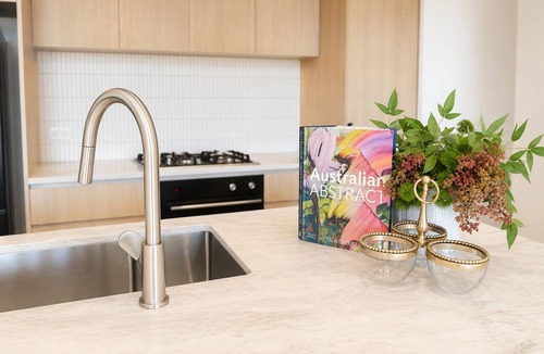 Milton Apartment | Milton Oasis - Luxury Apt near Milton Station