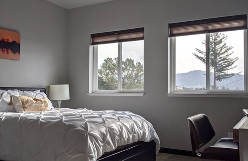 May Valley House | Minimalist design guest house with views of the valley