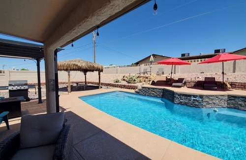 Lake Havasu City House | Minutes to Lake Havasu and Havasu Riviera Marina! Beautiful pool & spa home!
