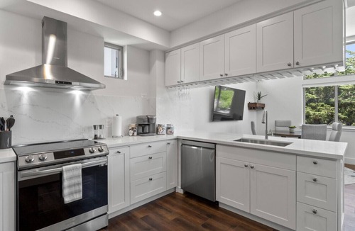 El Granada House | Miramar Oasis! Ocean View, Hot Tub, Steps2Beach, Roof Deck, Fire Pit, Coastal Trail