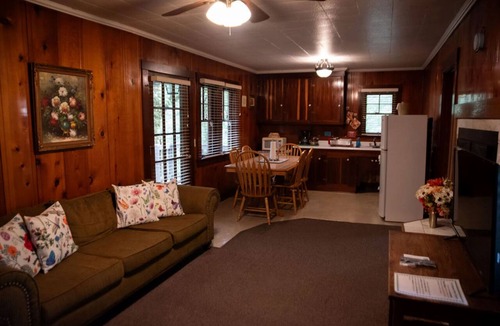 Myers Flat Cottage | Miranda Gardens Resort
