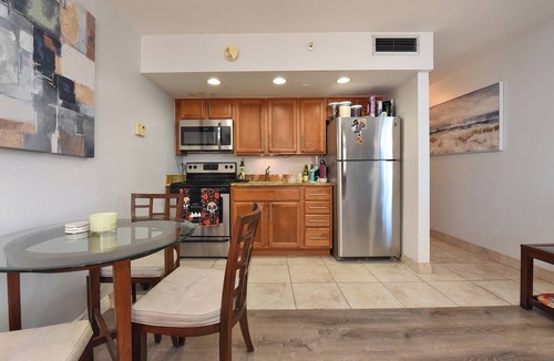 Kahana Hotel | MISO COMPHY Cozy ocean view studio condo in peaceful Lahaina with AC, Pool & Gym