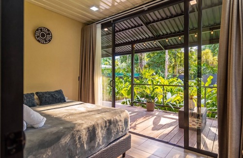 Cerro Mocho Ski Chalet | Moani Punta Uva Lodge 5 min Walk to beach