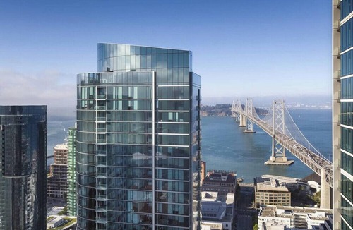 Rincon Hill Condo | Modern 1BR Condo at 399 Fremont w Pool