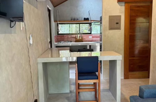 Punta Uva Cottage | Modern 2-bedroom Garden Casita with AC in Punta Uva
