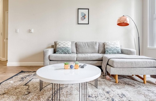Foster City Apartment | Modern 2 Bedroom in Foster City w/ Amenities