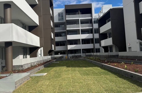 Main Beach Apartment | ✨ Modern 2BR/2BA Apartment in Schofields – New & Stylish