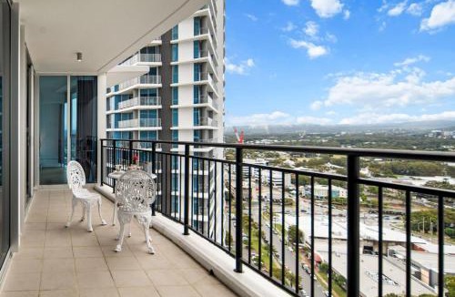 Southport Apartment | Modern 2BR Apartment in Southport Central