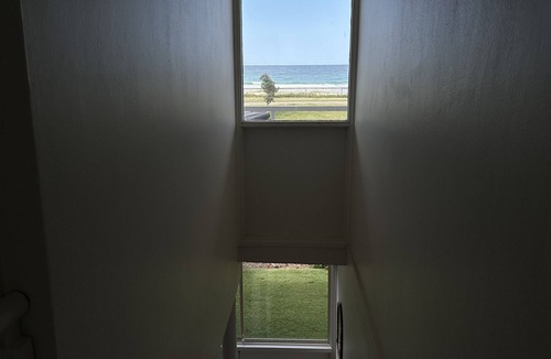 Miami Apartment | Modern 3 Bedroom in Beachfront Nalu Resort
