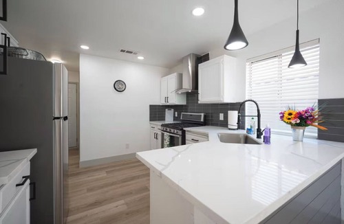 Summerlin House | Modern 3BR/3BA Retreat I Spa, BBQ, 15 Min to Strip
