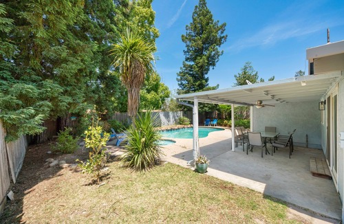 Citrus Heights House | MODERN 4 BED 2 BATH GIGANTIC LUX HOME W/POOL