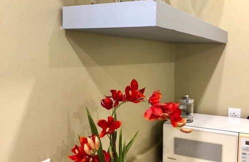 El Cerrito House | Modern and Perfect Self Contained 4B/2BA Home + Parking + BART