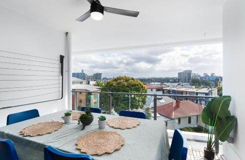 Bowen Hills Apartment | Modern and Stylish Apt with Large Balcony and Parking!