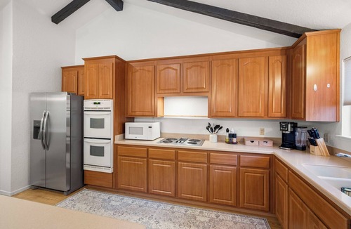 Glencoe Cabin | Modern Cabin Escape: Game Room, Huge Deck & Fast WIFI – Near Big Trees Park