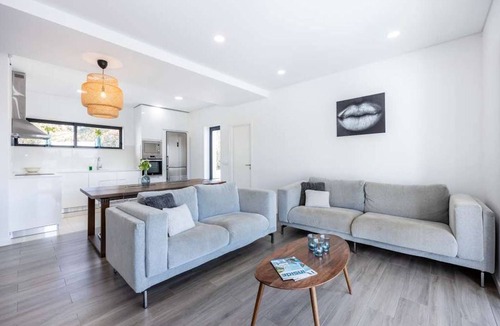 Estombar Villa | Modern Carvoeiro Villa | 6 Bedrooms | Villa Olive | Private Pool
