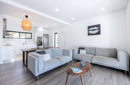 Estombar Villa | Modern Carvoeiro Villa | 6 Bedrooms | Villa Olive | Private Pool