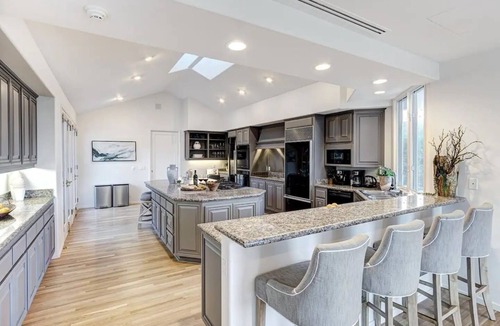 Fallbrook House | Modern Château - Lap Pool, Weddings, Wine & Beach