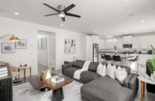 Madera House | Modern Comfort: Madera Edition