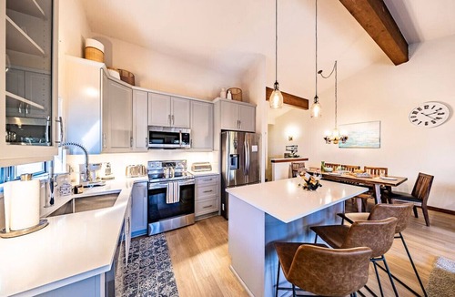 Zephyr Cove Villa | Modern Condo | Private Beach & Decks | Sleeps 8