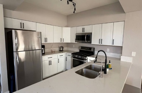 The Pueblo Condo | Modern Condo w separate office, two pools & gym