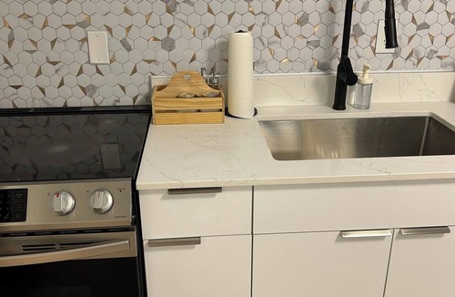 East Clayton Apartment | Modern & Cozy 2BR Guest Suite near shops & restaurants in clayton height