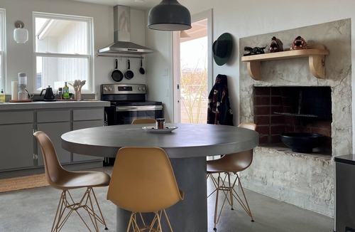Landers Cabin | Modern Desert cabin with 360' views in beautiful Landers