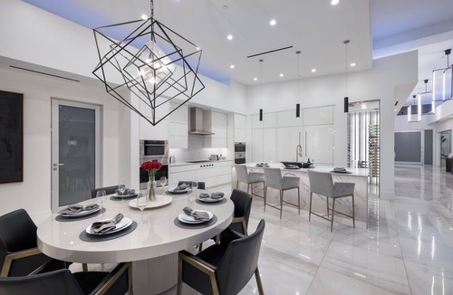 MacDonald Highlands House | Modern Elite Home 5M Macdonald Highland Pool