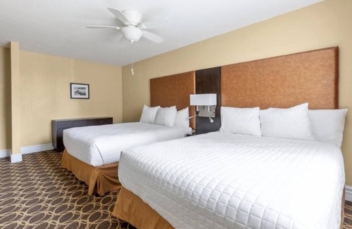 Corte Madera Hotel | Modern Family Suite w/Kitchen | Play Area | Free Parking | Outdoor Pool