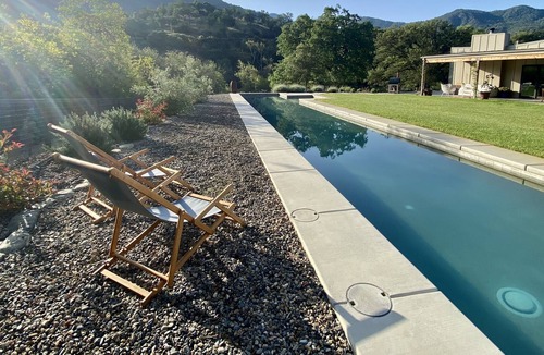Three Rivers House | Modern luxury retreat with lap pool, hot tub & sauna ~ 4 miles to NP!