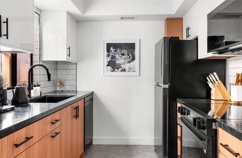 Sunrise Vista Chino House | Modern Palm Springs Condo | Views, Pools & Tennis